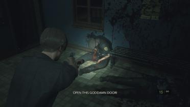 All members of the Raccoon City Police Department changed to a black police uniform MOD (including Leon)