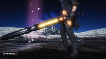 The Royal Guard sword replaces the Red Queen