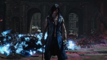 V's blue and gold costume