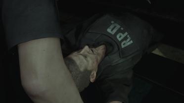 All members of the Raccoon City Police Department changed to a black police uniform MOD (including Leon)