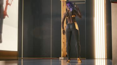 Fem V's unique costume