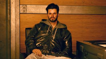 Add color to the hooded jacket