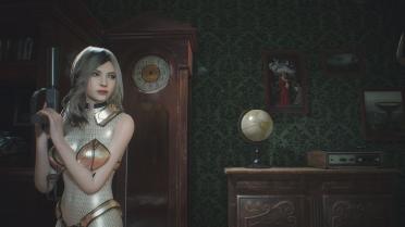 Ada & Claire Light Helmet Dark Gold Long Hair Dress