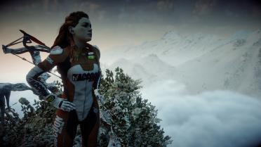 Aloy In Elza Walker Suit