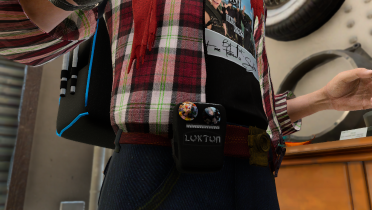 Photographer Prompto Outfit